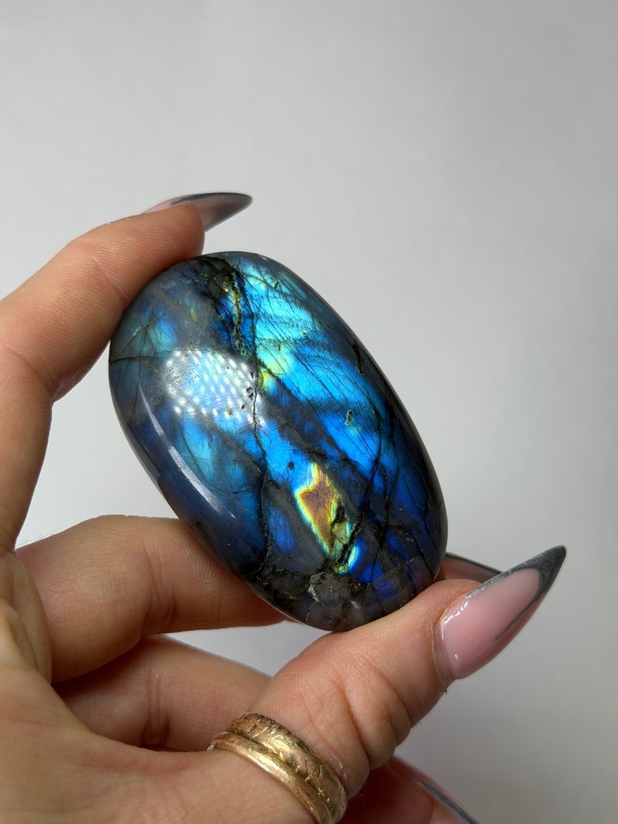 Labradorite Palm Stone LabradoriteMadagascar - Haus of Moss + Moon