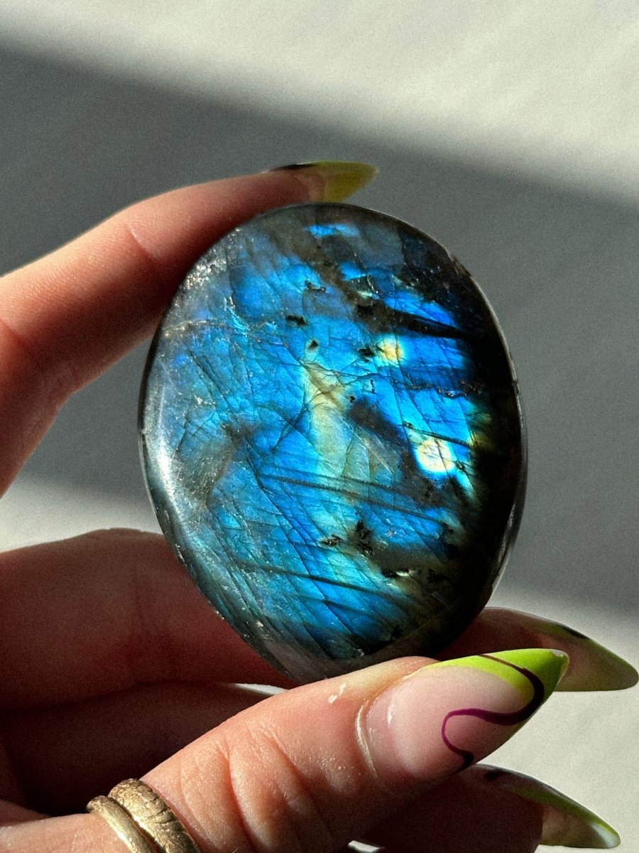 Labradorite Palm Stone LabradoriteMadagascar - Haus of Moss + Moon