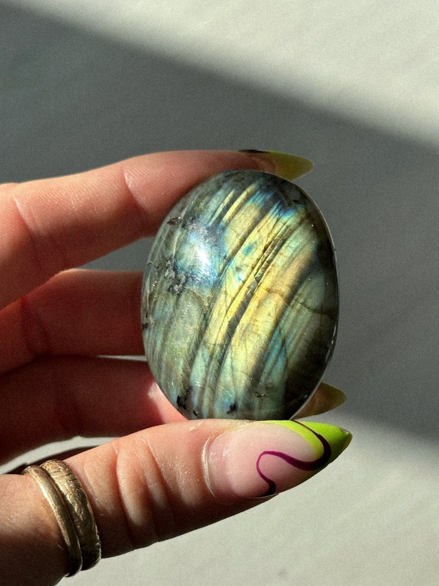 Labradorite Palm Stone LabradoriteMadagascar - Haus of Moss + Moon